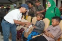 Sekda Lamongan Nalikan membuka kegiatan bakti sosial kesehatan dalam rangka HUT ke-81 TNI di kawasan Alun-Alun dan Pendopo Kabupaten Lamongan, Minggu (20/9/2026). (Dok. Ho/RadarBangsa.co.id)
