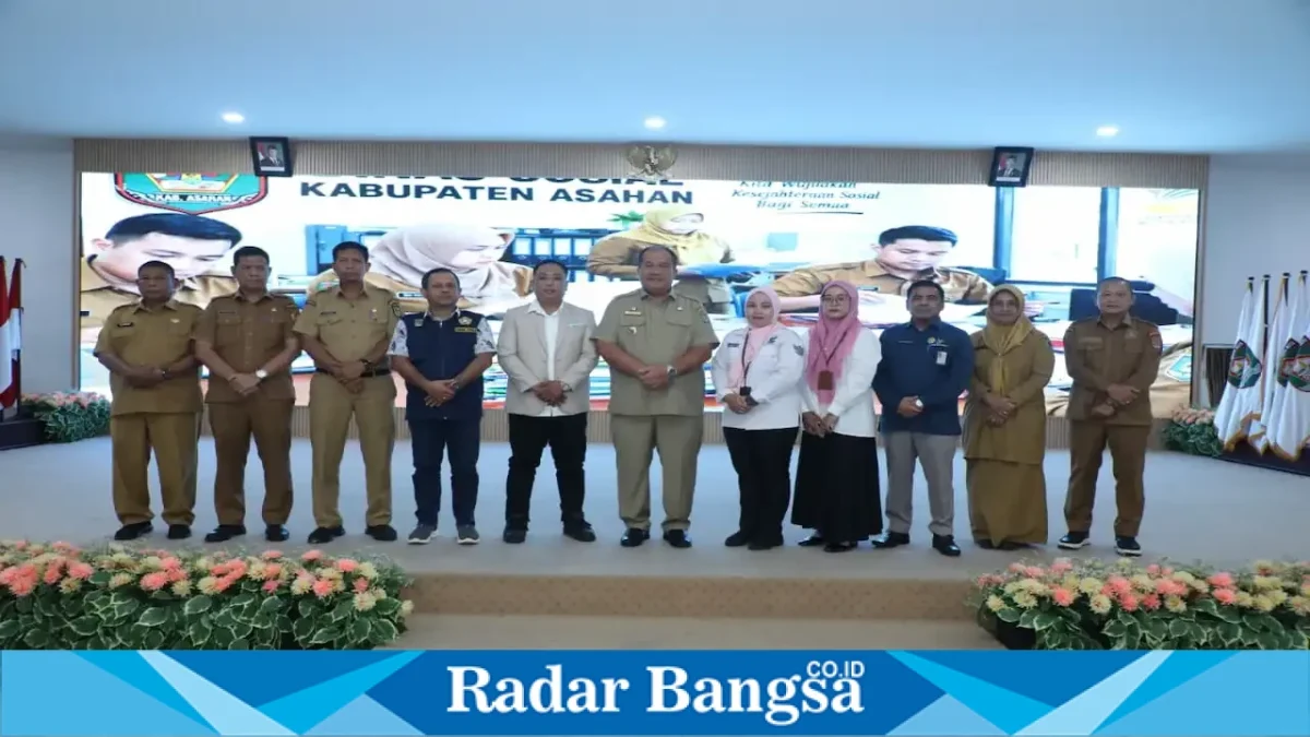 Bupati Asahan Taufik Zainal Abidin saat meluncurkan ASTABRATA di Aula Melati Kantor Bupati Asahan, Senin (21/9/2026). (Dok. Ho/RadarBangsa.co.id)