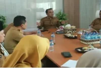Bupati Lukman Hakim saat memimpin Rakor Penurunan Angka Stunting di Ruang Rapat Bupati Bangkalan, Selasa (22/9/2026). (Dok. Ho/RadarBangsa.co.id)