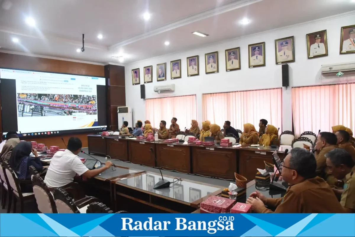 Pembahasan rencana pembangunan Flyover Gedangan dan penyesuaian DED di Ruang Delta Wicaksana Setda Sidoarjo, Selasa (22/9/2026). (Dok. Ho/RadarBangsa.co.id)