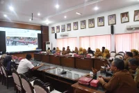 Pembahasan rencana pembangunan Flyover Gedangan dan penyesuaian DED di Ruang Delta Wicaksana Setda Sidoarjo, Selasa (22/9/2026). (Dok. Ho/RadarBangsa.co.id)