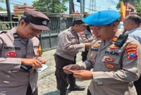 Propam Polres Lamongan saat melaksanakan Gaktibplin terhadap personel Polsek Tikung, Selasa (29/9/2026). (Dok. Ho/RadarBangsa.co.id)
