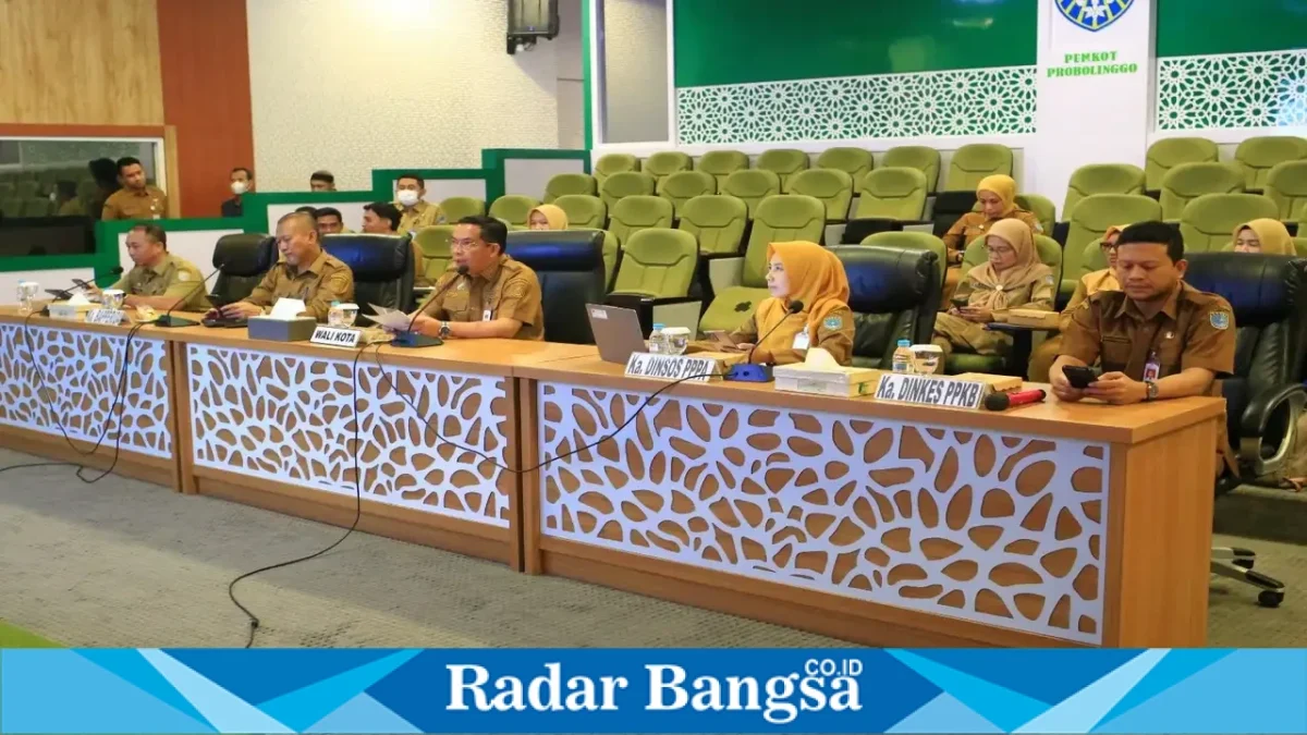 Wali Kota Probolinggo dr. Aminuddin saat memaparkan tiga inovasi daerah dalam Jatim Jago Inovasi Award 2026 di Ruang Command Center, Selasa (22/9/2026). (Dok. Ho/RadarBangsa.co.id)