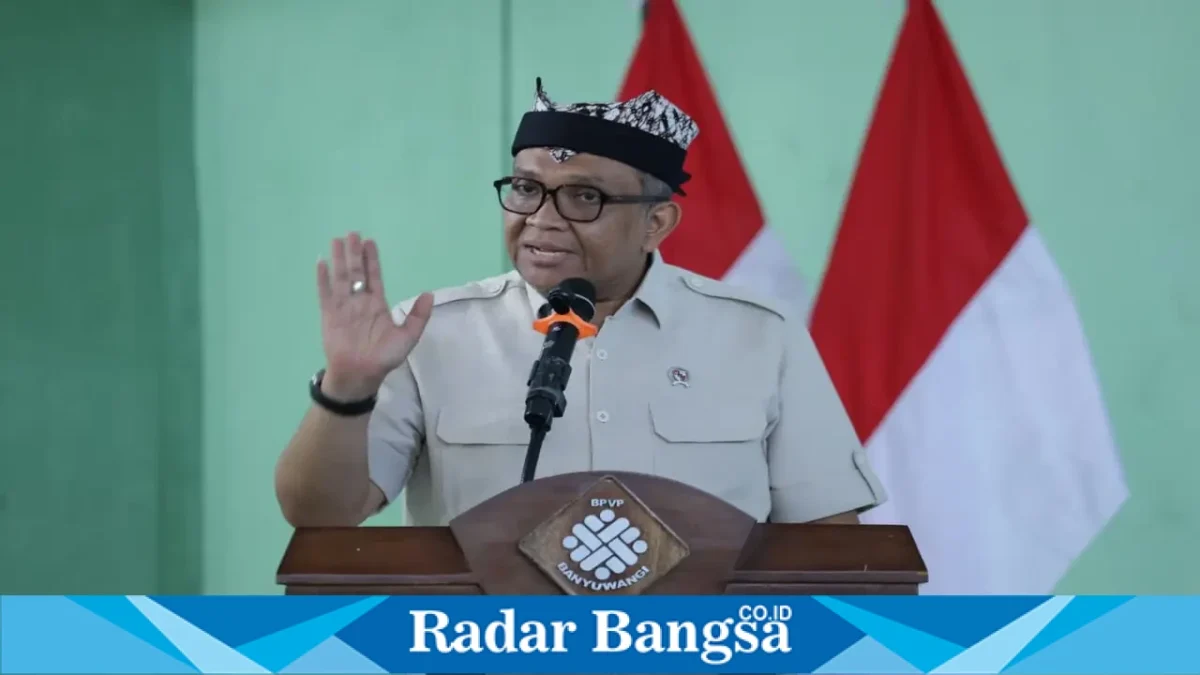 Wamenaker Afriansyah Noor memberikan pengarahan kepada peserta pemagangan ke Jepang di Banyuwangi, Selasa (22/9/2026). (Dok. Ho/RadarBangsa.co.id).