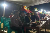 Bhabinkamtibmas dan Babinsa saat mengamankan Gebyar Kemerdekaan di Durikulon, Selasa (1/9/2026). (Dok Ho/RadarBangsa.co.id)