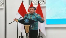 Menaker Yassierli memberikan arahan pada acara Green Mobility & Vocational Synergy 2026 di BBPVP Bandung, Sabtu (19/9/2026). (Dok. Ho/RadarBangsa.co.id)