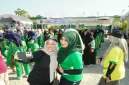 Ning Lia berbincang dan berfoto bersama para santri saat menghadiri Harlah ke-20 Pondok Pesantren Modern Al-Fatimah, Bojonegoro, Minggu (13/9/2026). (Dok. Ho/RadarBangsa.co.id)