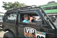 Wakil Bupati Pasuruan Shobih Asrori memberangkatkan peserta Pasuruan Fun Offroad 2026 di Pandaan, Sabtu (19/9/2026). (Dok. Ho/RadarBangsa.co.id)