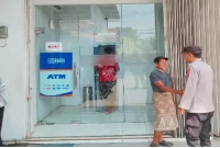 Personel Polsek Laren melaksanakan patroli di sejumlah objek vital wilayah Kecamatan Laren, Lamongan, Minggu (20/9/2026). (Dok. Ho/RadarBangsa.co.id)