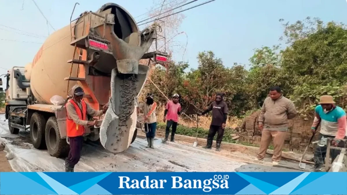 Pekerjaan perbaikan Jalan Kedungbanteng-Wonokerto Kabupaten Pasuruan memasuki tahap pengerjaan lantai kerja, Rabu (16/9/2026). (Dok. Ho/RadarBangsa.co.id)