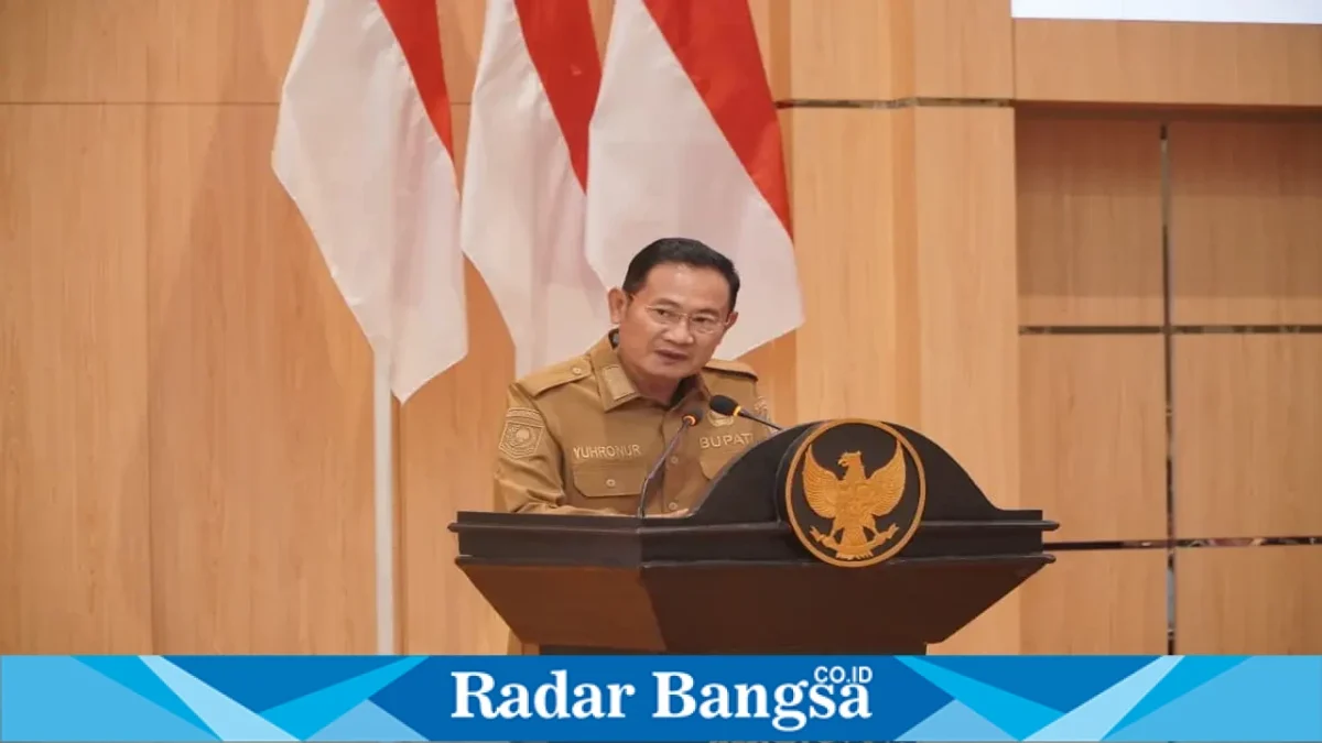 Bupati Lamongan Yuhronur Efendi dalam Rapat Paripurna DPRD Kabupaten Lamongan yang membahas Perubahan APBD 2026, Senin (21/9). (Dok. Ho/RadarBangsa.co.id)