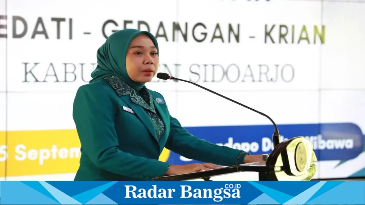Sriatun Subandi saat memberikan sambutan dalam penguatan Ketua TP PKK Kecamatan di Pendopo Delta Wibawa, Jumat (25/9/2026). (Dok. Ho/RadarBangsa.co.id)