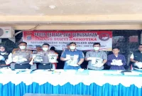Kapolres Asahan AKBP Adi Dharma Pramudhita memimpin pemusnahan barang bukti narkoba di halaman Mapolres Asahan, Jumat (25/9/2026). (Dok. Ho/RadarBangsa.co.id)