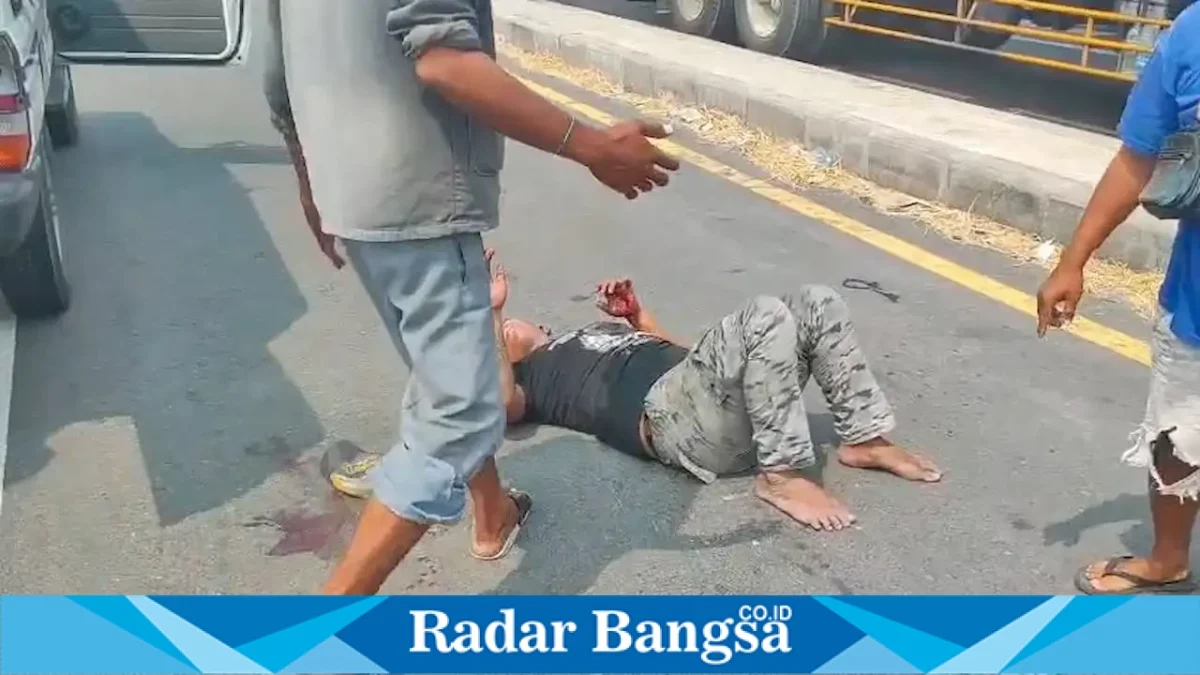 Polisi menangani dugaan penganiayaan di JLU Plosowahyu, Lamongan, Sabtu (19/9). (Dok. Ho/RadarBangsa.co.id)