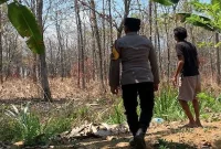 Polsek Laren saat patroli antisipasi karhutla di Gampangsejati, Selasa (1/9/2026). (Dok. HO/RadarBangsa.co.id)