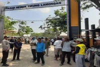 Petugas Polsek Tikung saat melaksanakan patroli untuk mencegah kriminalitas 4C dan gangguan kamtibmas di wilayah Tikung, Lamongan, Minggu (20/9/2026). (Dok. Ho/RadarBangsa.co.id)