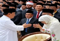 Presiden Prabowo Subianto didampingi Gubernur Khofifah Indar Parawansa menghadiri peringatan satu abad Pondok Modern Darussalam Gontor di Ponorogo, Sabtu (19/9). (Dok. Ho/RadarBangsa.co.id)