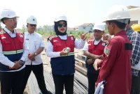 Wakil Bupati Sidoarjo Mimik Idayana saat melakukan sidak pembangunan Gedung HD Lantai 2 RSUD Sidoarjo Barat, Rabu (30/9/2026). (Dok. Ho/RadarBangsa.co.id)