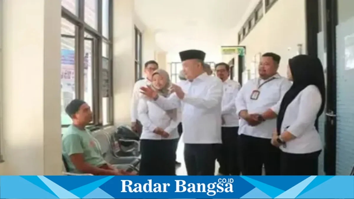 Wakil Bupati Bangkalan Moch. Fauzan Ja’far saat menghadiri monitoring dan evaluasi mutu serta pendampingan Program Pemeriksaan Kesehatan Gratis di Kecamatan Blega, Selasa (23/9/2026). (Dok. Ho/RadarBangsa.co.id)