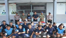 Aksi razia kilat Handphone, Pungutan Liar, dan Narkoba (Halinar) di dalam sel tahanan Lapas Kelas IIB Lamongan, Selasa (22/9/2026). (Dok. Ho/RadarBangsa.co.id)