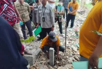 Aparat mengamankan pelaksanaan sita eksekusi tanah di Desa Pelangwot, Jumat (18/9/2026). (Dok. Ho/RadarBangsa.co.id)