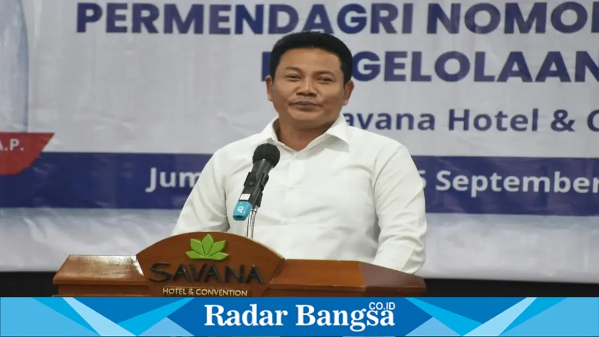 Bupati Sidoarjo Subandi saat membuka Bimtek Peningkatan Kapasitas Kepala Desa dan BPD se-Kecamatan Sedati di Savana Hotel Malang, Jumat (25/9/2026). (Dok. Ho/RadarBangsa.co.id)