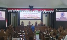 Paripurna, Fraksi Golkar DPRD Ngawi Soroti Defisit RAPBD 2027, Usulkan Stadion Baru Berkapasitas 40.000 Penonton