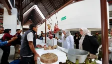 Pedagang saat mulai berjualan di Pasar Banyuwangi setelah revitalisasi dan kembali beroperasi, Kamis (1/10/2026). (Dok. Ho/RadarBangsa.co.id)