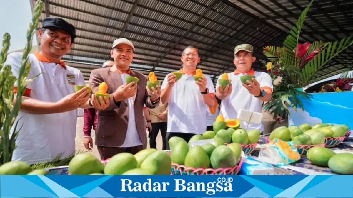 Sekda Kabupaten Pasuruan Yudha Triwidya Sasongko saat membuka Agrofest 2026 di Universitas Yudharta Pasuruan, Kamis (29/10/2026). (Dok. Humas Pemkab Pasuruan/RadarBangsa.co.id)