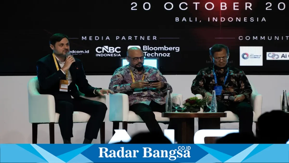 Para pembicara dari ITB, BRIN, dan KORIKA dalam diskusi AICX 2026 yang diselenggarakan ITSEC Asia di Bali Beach Convention Center, Sanur, Bali. (Dok. Ho/RadarBangsa.co.id)