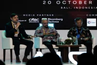 Para pembicara dari ITB, BRIN, dan KORIKA dalam diskusi AICX 2026 yang diselenggarakan ITSEC Asia di Bali Beach Convention Center, Sanur, Bali. (Dok. Ho/RadarBangsa.co.id)