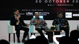Para pembicara dari ITB, BRIN, dan KORIKA dalam diskusi AICX 2026 yang diselenggarakan ITSEC Asia di Bali Beach Convention Center, Sanur, Bali. (Dok. Ho/RadarBangsa.co.id)