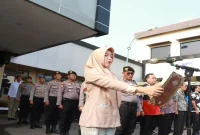 Polres Lamongan menggelar Apel Satgas Pre-Emptive Strike Polisi Jogo Sekolah di halaman Mapolres Lamongan, Kamis (29/10/2026). (Dok Foto Ho/RadarBangsa.co.id)