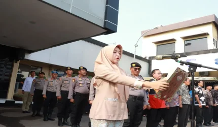 Apel Satgas Pre-Emptive Strike Polisi Jogo Sekolah di halaman Mapolres Lamongan.