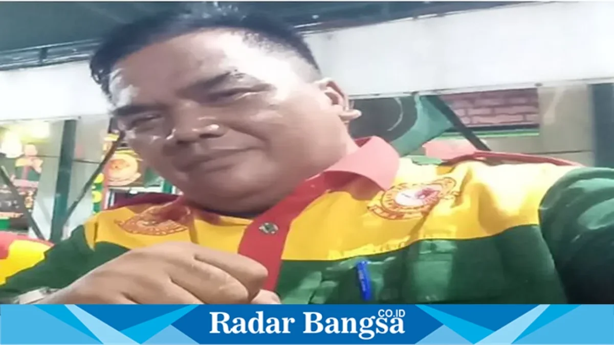 Tedy Eka Fujiyanto, Ketua DPD LSM BPPI Kabupaten Indramayu, menyampaikan imbauan terkait penandatanganan BAST bantuan bibit padi program PM-AAS di Indramayu. (Dok. Ho/RadarBangsa.co.id)