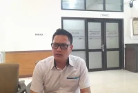 Kepala Perum Bulog Kantor Cabang Jember, Ade Saputra, menyampaikan komitmen Bulog untuk terus menyerap gabah petani hingga akhir 2026 meski target penyerapan telah terlampaui. (Dok. Ho/RadarBangsa.co.id)