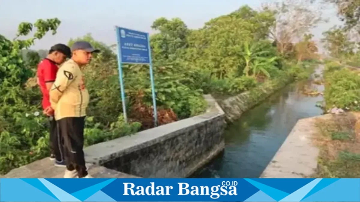 Bupati Bangkalan Lukman Hakim saat meninjau pompa PDAM di Desa Langkap, Kecamatan Tragah, Sabtu (3/10/2026). (Dok. Ho/RadarBangsa.co.id)