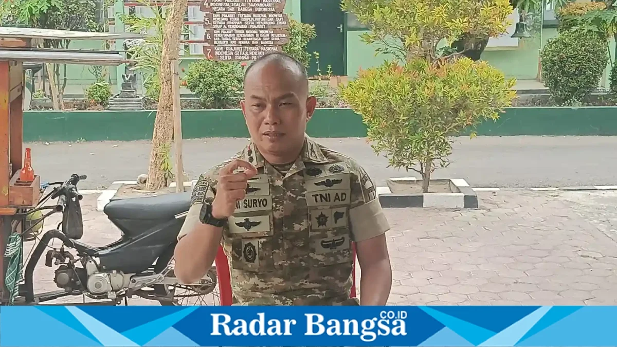 Dandim 0812/Lamongan Letkol Inf Deni Suryo Anggo Digdo menyampaikan permohonan maaf terkait kecelakaan yang melibatkan anggotanya di Ngimbang. (Dok Ho/RadarBangsa.co.id)