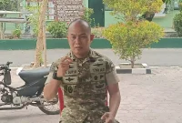 Dandim 0812/Lamongan Letkol Inf Deni Suryo Anggo Digdo menyampaikan permohonan maaf terkait kecelakaan yang melibatkan anggotanya di Ngimbang. (Dok Ho/RadarBangsa.co.id) 