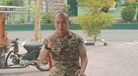 Dandim 0812/Lamongan Letkol Inf Deni Suryo Anggo Digdo menyampaikan permohonan maaf terkait kecelakaan yang melibatkan anggotanya di Ngimbang. (Dok Ho/RadarBangsa.co.id) 