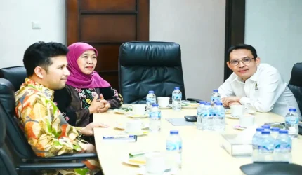 Gubernur Jawa Timur Khofifah Indar Parawansa dan Wakil Gubernur Emil Elestianto Dardak bertemu jajaran Kementerian ESDM membahas distribusi BBM di Jakarta.
