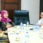 Gubernur Jawa Timur Khofifah Indar Parawansa dan Wakil Gubernur Emil Elestianto Dardak saat berkoordinasi dengan Kementerian ESDM terkait pasokan dan distribusi BBM di Jawa Timur, Jakarta, Selasa (20/10/2026). (Dok. Ho/Pemprov Jatim)