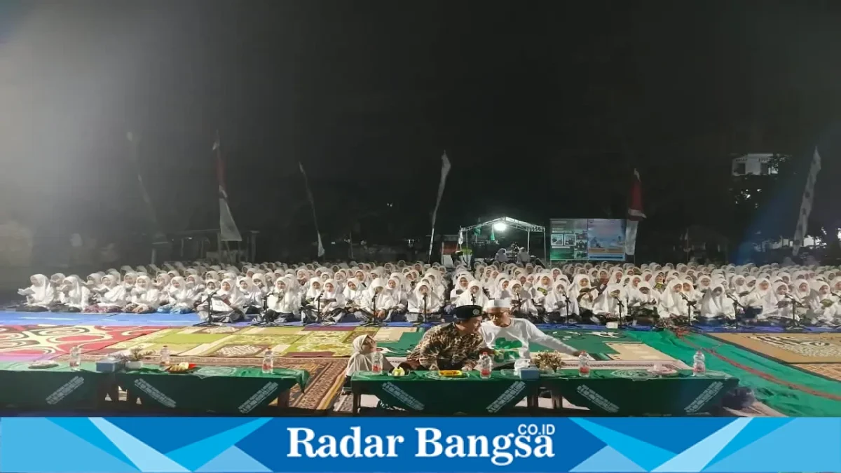Santriwati menampilkan kreativitas melalui festival film dalam rangkaian penutupan HSN 2026 di Pondok Pesantren Al-Fatimiyah, Lamongan. Senin, 26 Oktober 2026 (Foto Ho/RadarBangsa.co.id).