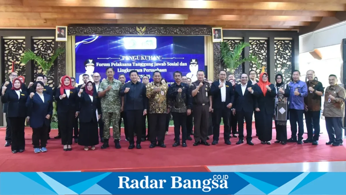 Bupati Sidoarjo H. Subandi saat pengukuhan kepengurusan Forum TJSLP Kabupaten Sidoarjo periode 2026–2029 di Pendopo Delta Wibawa, Kamis (29/10/2026). (Dok. Ho/RadarBangsa.co.id)