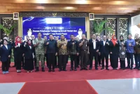 Bupati Sidoarjo H. Subandi saat pengukuhan kepengurusan Forum TJSLP Kabupaten Sidoarjo periode 2026–2029 di Pendopo Delta Wibawa, Kamis (29/10/2026). (Dok. Ho/RadarBangsa.co.id)