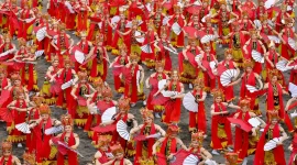 Gandrung Sewu Banyuwangi saat pertunjukan tari kolosal dalam konsep baru. (Dok. Ho/RadarBangsa.co.id)