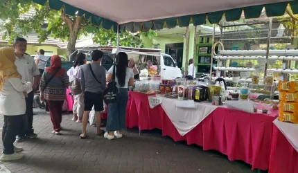 Pelaksanaan Gerakan Pangan Murah DKP3 Kabupaten Jember di halaman kantor DKP3 Jember, Rabu, 21 Oktober 2026.
