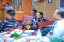 Sarasehan Hari Jadi ke-81 Provinsi Jawa Timur bertajuk Gerbang Baru Nusantara: The Next Level digelar di atas KRI Makassar 590 dalam pelayaran dari Koarmada II Surabaya menuju Kabupaten Sumenep, Selasa (13/10/2026). (Dok. Ho/RadarBangsa.co.id)