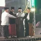 Bupati Jember Muhammad Fawait menyampaikan sambutan pada pembukaan Hari Santri Nasional 2026 di Alun-Alun Jember, Sabtu (10/10/2026). (Dok. Heery/RadarBangsa.co.id)