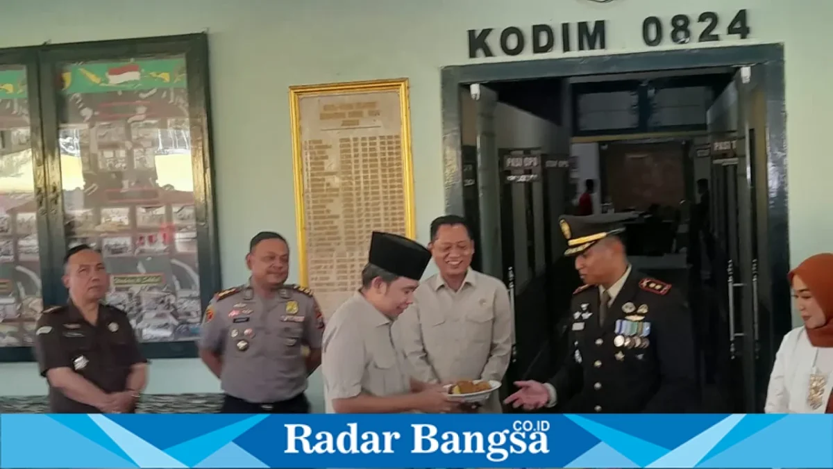 Bupati Jember Gus Fawait saat menghadiri syukuran HUT ke-81 TNI di Makodim 0824 Jember, Senin (5/10/2026). (Dok. Ho/RadarBangsa.co.id)